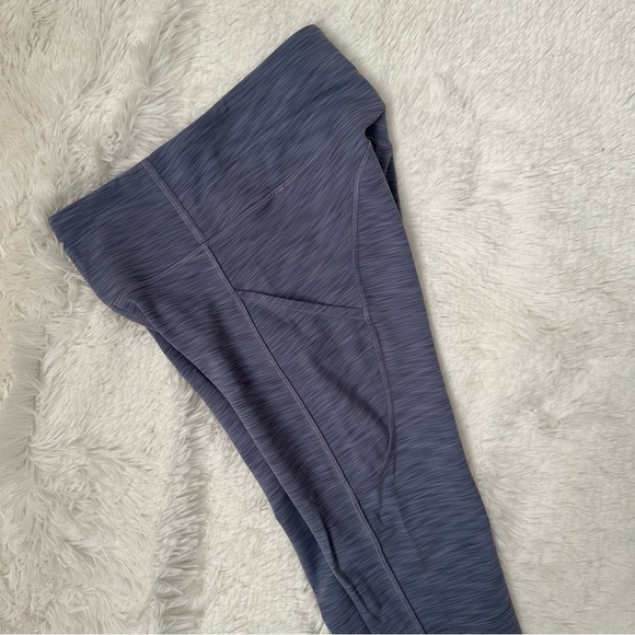 Lululemon Invigorate Tights 28” - Picture 4 of 6